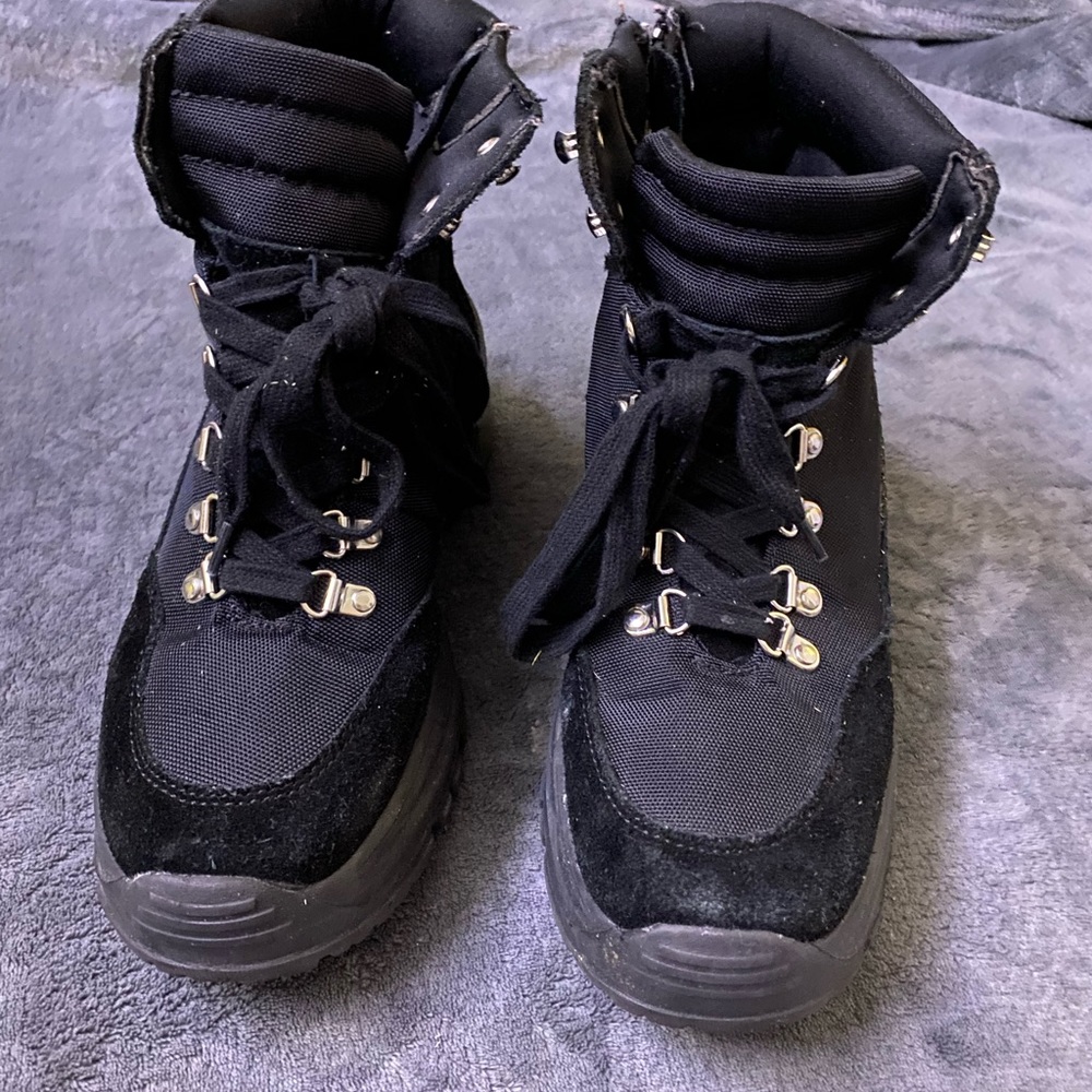 Steve madden chunky black boots